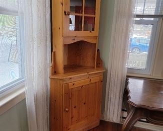 70 x 32 x 19 (from corner to edge)