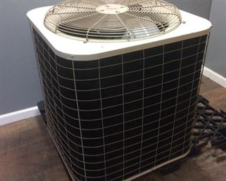 BRYANT AIR CONDENSING UNIT