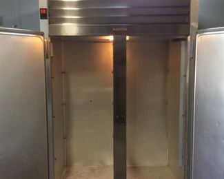 TRAULSEN COMMERCIAL STAND UP RESTAURANT  REFRIGERATOR