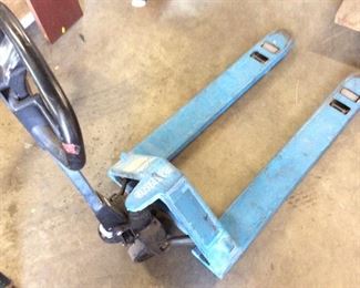 BLUE WORKING PALLET JACK