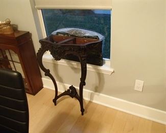 Wall mount entranceway table with marble top 