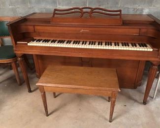 piano w/bench