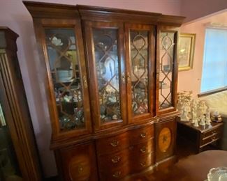https://www.ebay.com/itm/124578445093	TR8043 China Hutch Wood - Estate Sale Pickup		BUY-IT-NOW	 $200.00 
