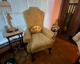 https://www.ebay.com/itm/114690200844	TR8047 Pair of XL Occasional Chairs Estate Sale Pickup		BUY-IT-NOW	 $200.00 
