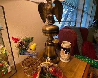 https://www.ebay.com/itm/124579753448	TR8052 Eagle Lamp #2 - Estate Sale Pickup		BUY-IT-NOW	 $45.00 

