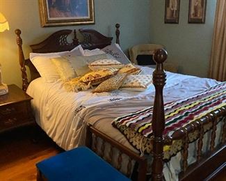 https://www.ebay.com/itm/114691678460	TR8061 Wood Post Antique Bed Full Estate Sale Pickup		BUY-IT-NOW	 $125.00 
