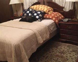 https://www.ebay.com/itm/114691688003	TR8069 King Size Head Board Estate Sale Pickup		BUY-IT-NOW	 $50.00 
