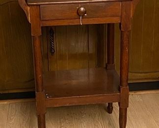 https://www.ebay.com/itm/124579854046	TR8073 Antique Wash Stand Table Estate Sale Pickup		BUY-IT-NOW	 $65.00 
