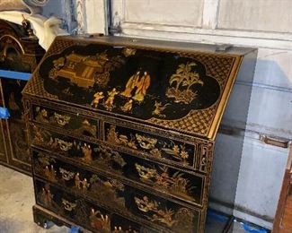 https://www.ebay.com/itm/114690201355	TR8084 Oriental Black & Gold Wood Secretary Folding Desk - Estate Sale Pickup		BUY-IT-NOW	 $999.99 
