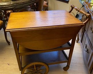 https://www.ebay.com/itm/124579859789	TR8087 Maple Rolling Serving Cart # 2 Estate Sale Pickup		BUY-IT-NOW	 $95.00 
