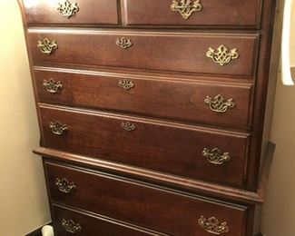 https://www.ebay.com/itm/124576353802	TR8012 Early American Chest On Chest Of drawers Pickup Only		BUY-IT-NOW	 $150.00 

