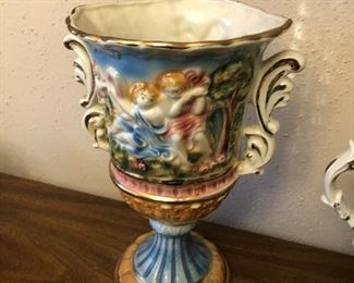 https://www.ebay.com/itm/114689806585	TR8028 Vintage majolica pottery Vase Pickup Only		BUY-IT-NOW	 $20.00 

