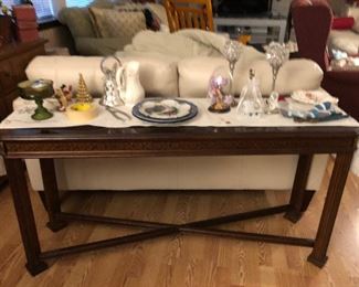 https://www.ebay.com/itm/124574983868	TR8042 Vintage Wood Sofa / Hall Table Pickup Only		BUY-IT-NOW	 $50.00 
