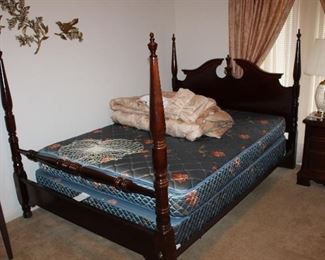 queen Bassett four-poster