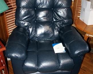 Lay-Z-Boy Recliner, 43" x 40" x 37"