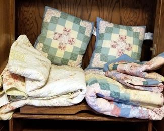 Quilts Qty 2, One With Pillow Shams And Pillows