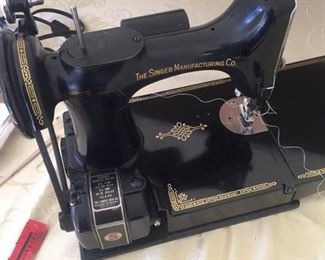 Singer Featherweight with case-works