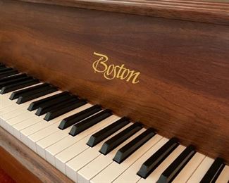 Boston piano