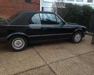 Hard top black BMW convertible 169k miles, Drive it home! 1985
WILL NOT BE AT SALE ON WEDNESDAY!! Message or text for address for viewing on Wednesday 