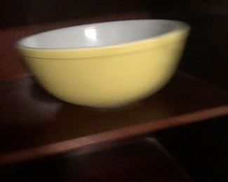 yellow pyrex large bowl