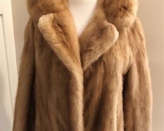 Vintage Sakowitz Furs mink jacket in excellent condition