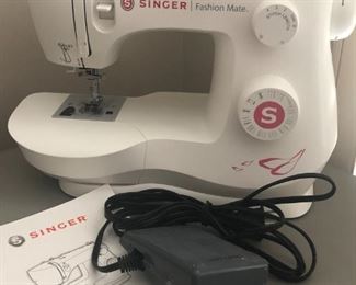 Singer Fashion Mate portable sewing machine