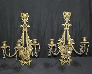 Antique Brass and Crystal Candle Sconces
Description 	
Sconces with Cristal Drops  7.5" Wide x  8" Deep x 18" Tall
UPS STORE PACKING & SHIPPING