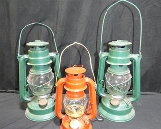 3 Oil Lamps
Description 	
- 2 Green Meva Oikl Lamps Marked Czech Republic Stamped 198 onb Bottom 10" tall 
- Red V & O Oil Lamp
UPS STORE PACKING & SHIPPING