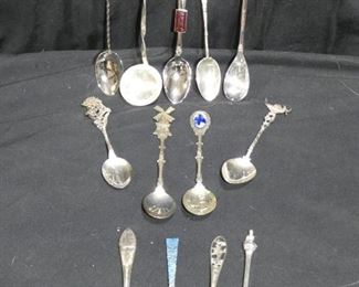 13 Sterling & Silver Plated Collector Spoons
Description 	
- 4 Sterling Spoons - 36grams (in front Row)
- 9 Silver Plate Spoons
SHIPPING AVAILABLE