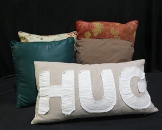 5 Thow Pillows
Description 	
SHIPPING AVAILABLE