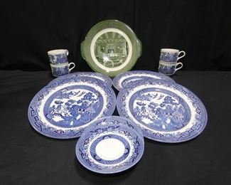  	Churchill Willow & Colonial Homesead by Royal
Description 	
- 4 Churchill Willow Pattern Dinner  10.5" Plates
- 4 Churchill Willow Pattern Cups 7 Saucers
- 1 Colonial Homesead by Royal  Green Platter with Handles
UPS PACKING & SHIPPING AVAILABLE