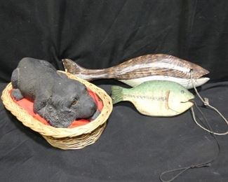Sandicast Black Spaniel & Wooden Fish
Description 	
-Sandicast Black Spaniel with Basket - 10.5" long
-Wooden Fish - Brown and White 14"
-Wooden Fish - Green and Yellow 7.5" x 3.5"
UPS STORE PACKING & SHIPPING