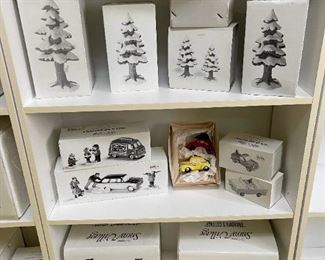 DEPARTMENT 56 Snow Village 