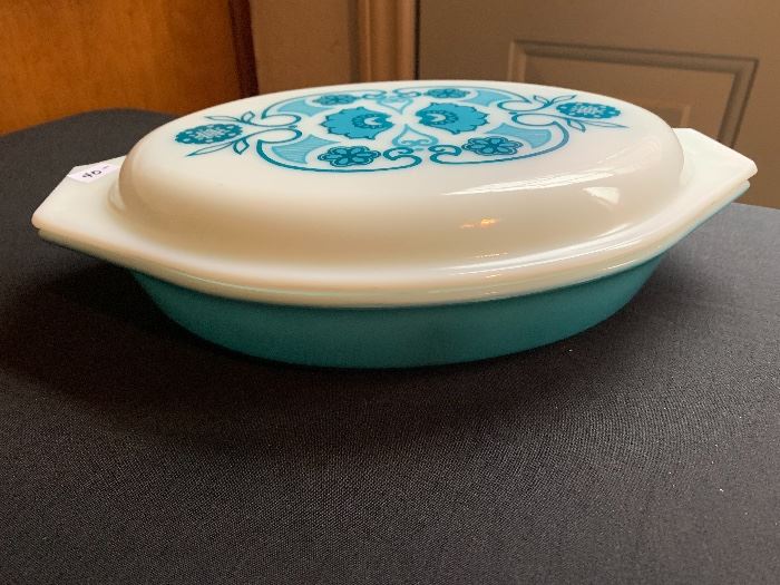 Vintage Pyrex divided covered dish