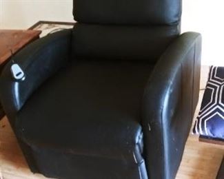 LIFE CHAIR/RECLINER - 2 YRS OLD, WORKS LIKE MAGIC