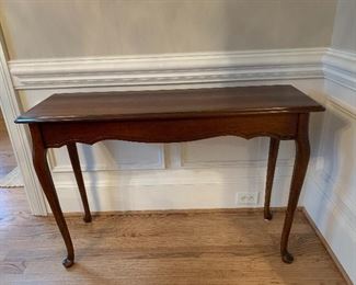 $125.00  Solid Wood Console Table with Queen Anne Legs...Very Nice Condition...46 w x 15 d x 30h