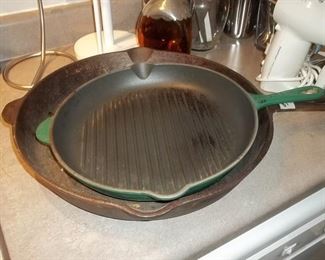 15 inch cast iron pan - number 14 on back made in usa