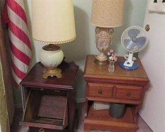 End tables, vintage lamps