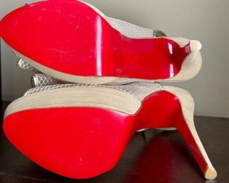 detail - virtually unused.