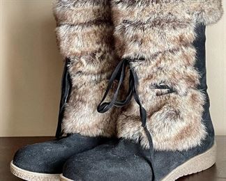 Item 176:  Barney's of New York Boots (size 40):  $90