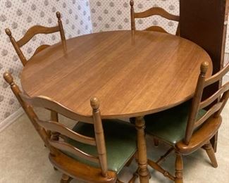 Kitchen Table with Leaf and 4 Chairs