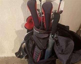 Very Nice Set of Golf Clubs and Bag