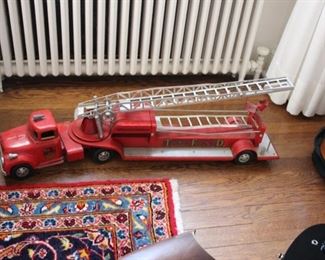 Vintage Tonka TFD No 5, 700-6 toy aerial ladder truck