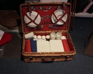 Abercrombie & Fitch vintage picnic set