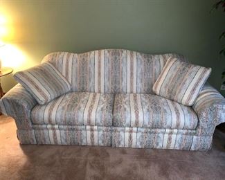 Beautiful Thomasville Couch!