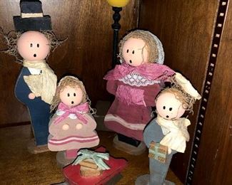Vintage Wood Carolers!