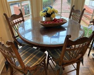 Antique breakfast table with 4 chairs