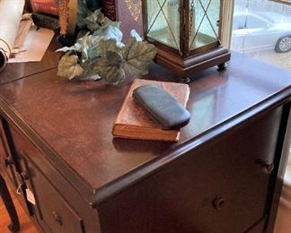 Another lantern lamp