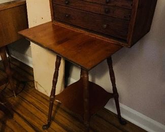 Turned Leg Accent Table