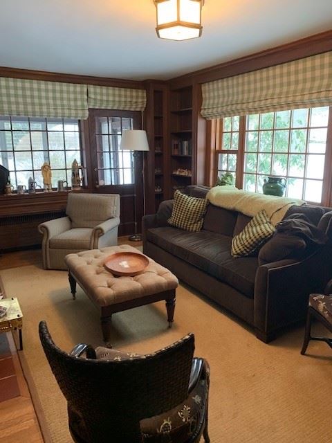 DEN FILLED WITH BOOKS AND COMFORTABLE FURNITURE - HICKORY CHAIR SOFA